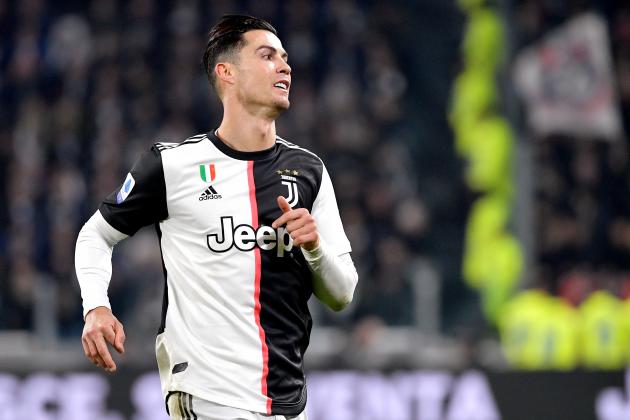 TURIN, ITALY - NOVEMBER 10: Cristiano Ronaldo of Juventus FC  during the Italian Serie A   match between Juventus v AC Milan at the Allianz Stadium on November 10, 2019 in Turin Italy (Photo by Mattia Ozbot/Soccrates/Getty Images)