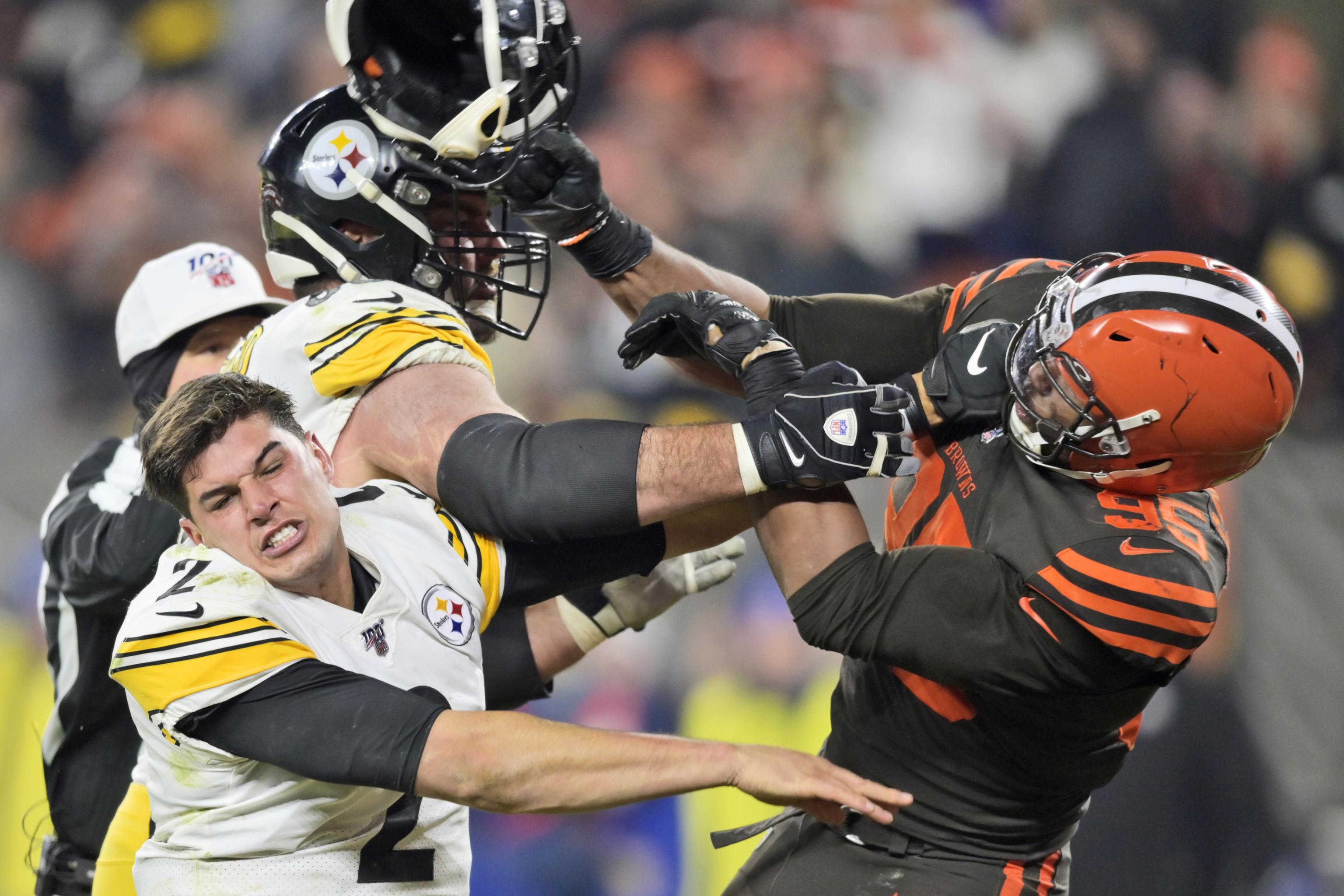33 Players Disciplined 732 422 In Total Fines For Steelers Browns Brawl Bleacher Report Latest News Videos And Highlights - who received suspensions in steeler brown brawl stars