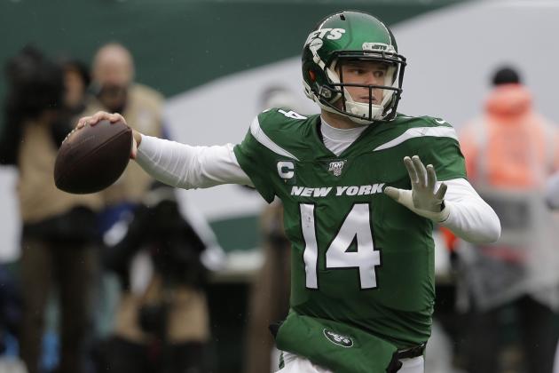 New York Jets quarterback Sam Darnold (14) throws a pass during the first half of an NFL football game against the Oakland Raiders Sunday, Nov. 24, 2019, in East Rutherford, N.J. (AP Photo/Seth Wenig)