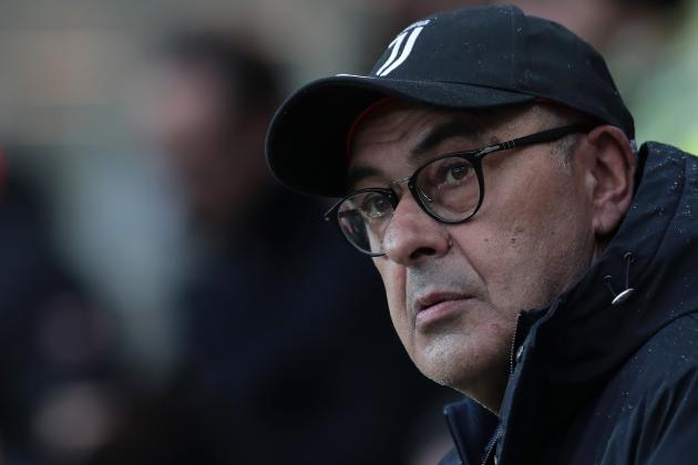 BERGAMO, ITALY - NOVEMBER 23:  Juventus coach Maurizio Sarri looks on during the Serie A match between Atalanta BC and Juventus at Gewiss Stadium on November 23, 2019 in Bergamo, Italy.  (Photo by Emilio Andreoli/Getty Images)