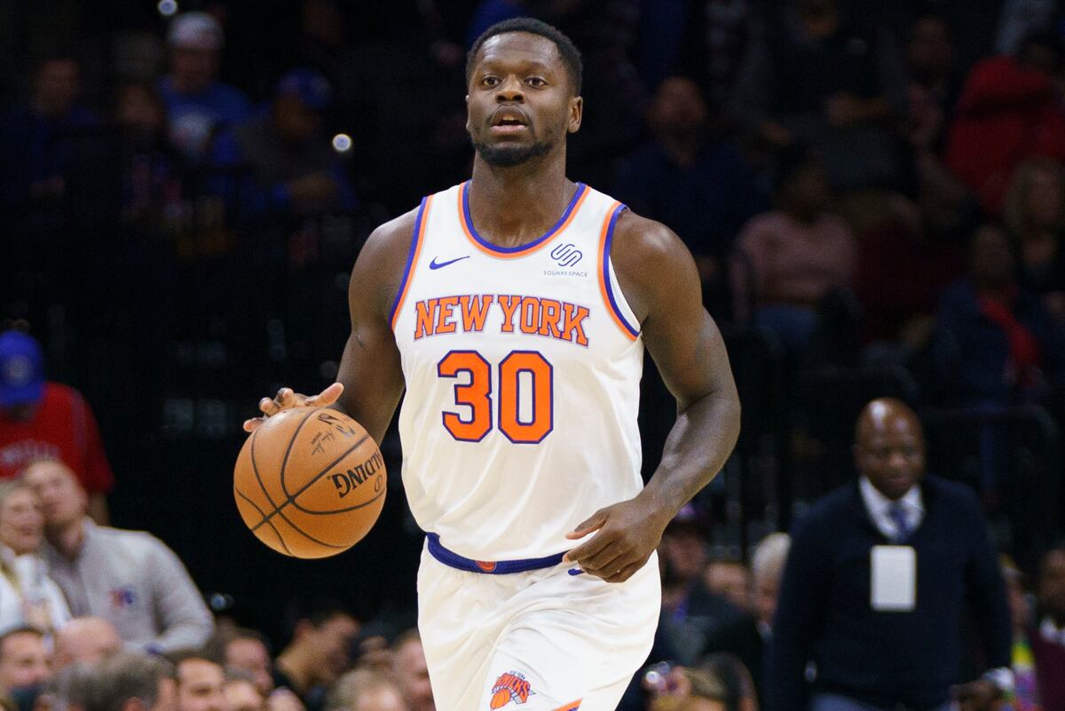Knicks' Julius Randle Won't Play vs. Bucks Because of Thigh Injury