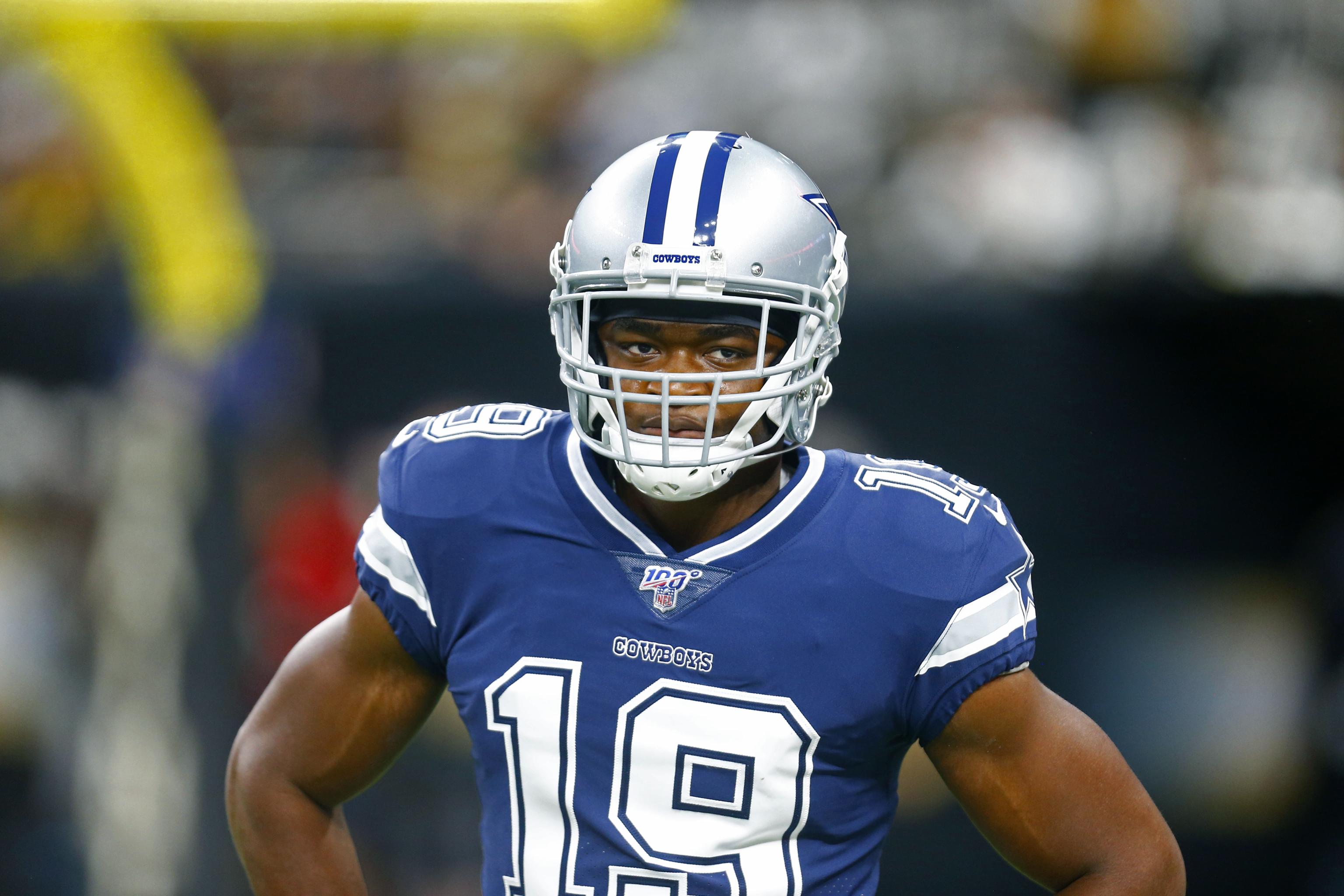 Represent new Cowboys wide receiver Amari Cooper with his jersey