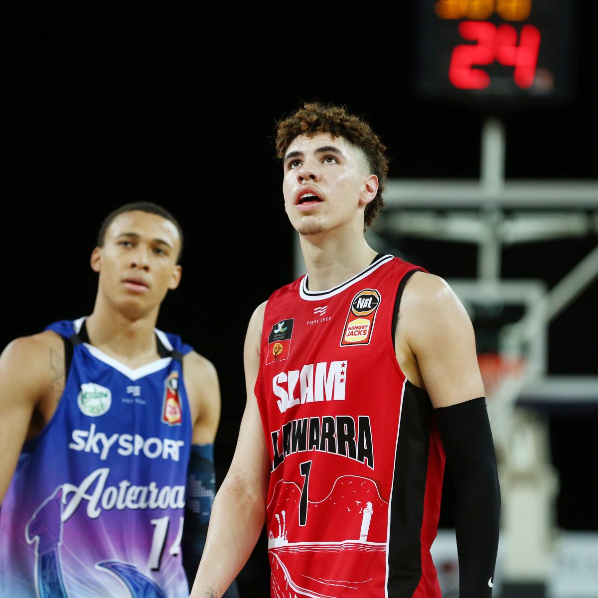LaMelo Ball records triple-double in lopsided loss to Clippers 