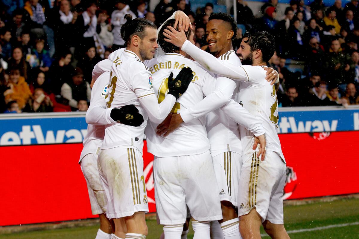 Real Madrid Christmas Party Gag Gifts for Gareth Bale ...