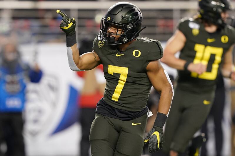 Justin Herbert No 13 Oregon Beat No 5 Utah 37 15 To Win 2019