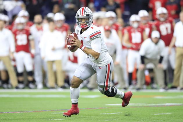 INDIANAPOLIS, INDIANA - DECEMBER 07: Justin Fields #1 of the Ohio State Buckeyes runs with the ball in the BIG Ten Football Championship Game against the Wisconsin Badgers at Lucas Oil Stadium on December 07, 2019 in Indianapolis, Indiana. (Photo by Andy Lyons/Getty Images)