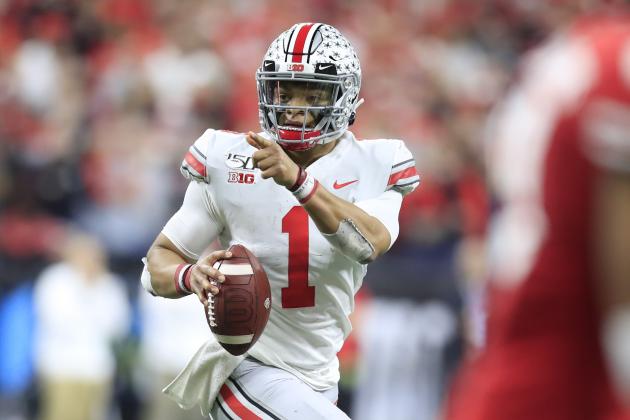 INDIANAPOLIS, INDIANA - DECEMBER 07: Justin Fields #1 of the Ohio State Buckeyes runs with the ball in the BIG Ten Football Championship Game against the Wisconsin Badgers at Lucas Oil Stadium on December 07, 2019 in Indianapolis, Indiana. (Photo by Andy Lyons/Getty Images)
