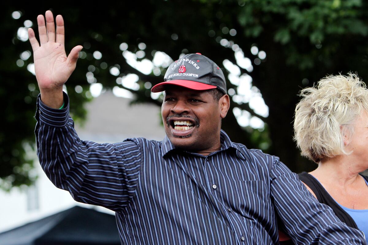 Boxing Legend Leon Spinks Hospitalized After Prostate Cancer Diagnosis Bleacher Report Latest News Videos And Highlights Throughout his decade long career, he has won many big matches with players like jeff jordan, tom france thomas, rick kellar, kip. boxing legend leon spinks hospitalized