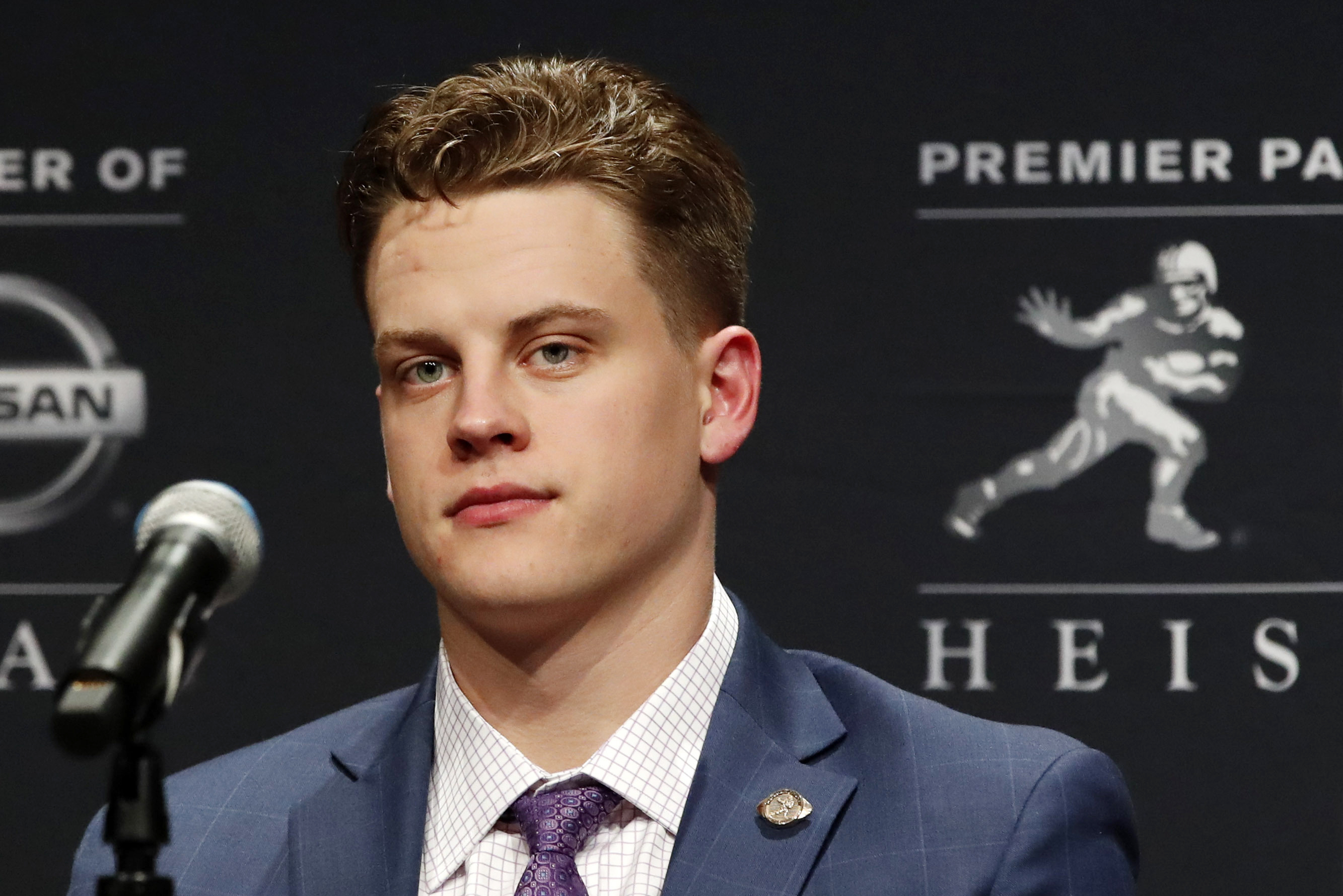 In 2013, Joe Burrow messaged a recruiting analyst in hopes to get more  exposure from other colleges. Since then, he's won the Heisman…