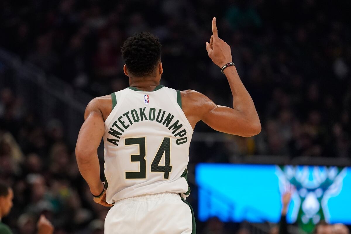 NBA Rumors Raptors Saving Cap Space to Pursue Giannis