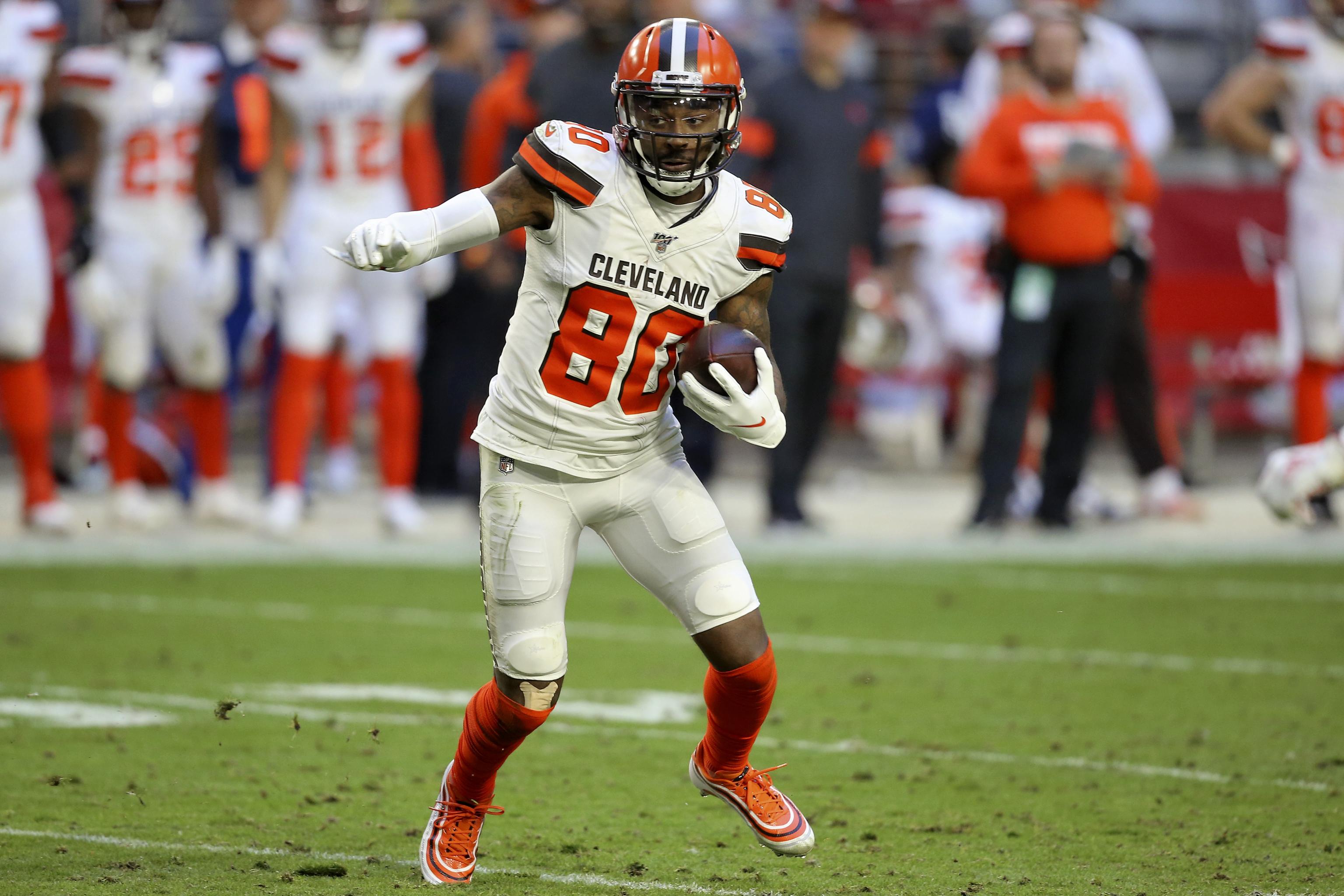 Jarvis Landry among Cleveland Browns players yelling 'come get me' at  Arizona Cardinals sideline: report