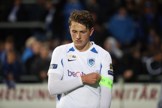 EUPEN, BELGIUM - NOVEMBER 02: Sander Berge of Krc Genk looks dejected during the Jupiler Pro League match between AS Eupen and KRC Genk at Kehrwegstadion on November 2, 2019 in Eupen, Belgium. (Photo by Vincent Van Doornick/Isosport/MB Media/Getty Images)
