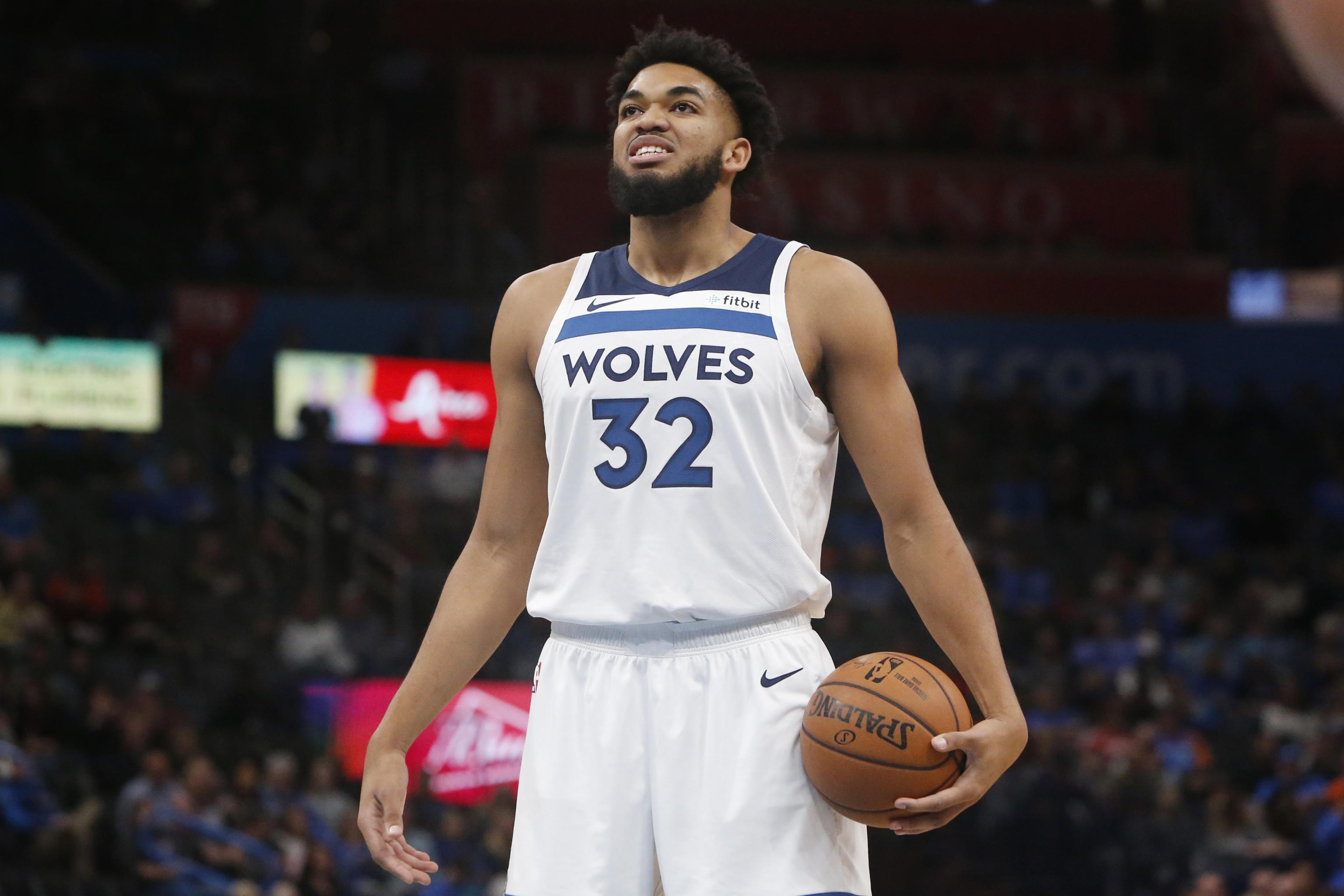 Karl Anthony Towns Ruled Out For Hornets Vs T Wolves Due To Wrist Injury Bleacher Report Latest News Videos And Highlights