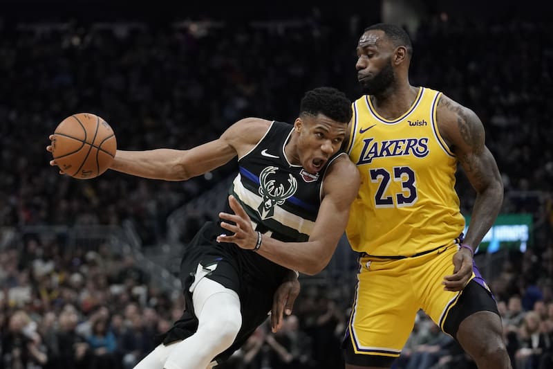 Lakers vs. Bucks takeaways: Giannis Antetokounmpo shows off improved shooting stroke in statement win