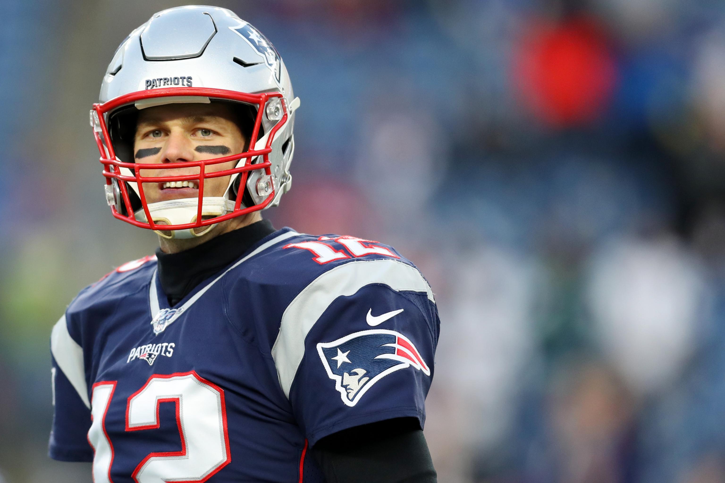 NFL on X: The 22 quarterback finalists for the #NFL100 All-Time Team!  Montana and Brady have already been announced to the team, which other 8  QBs will join them? 