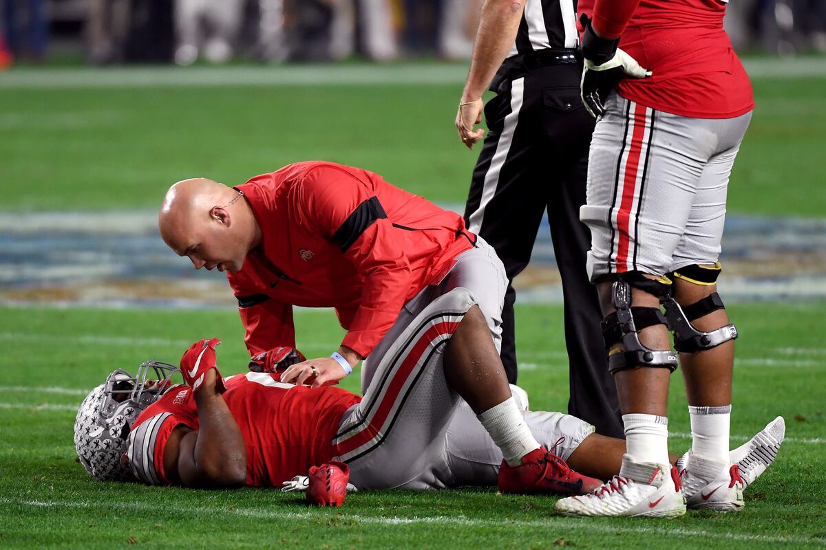 Ohio State's J.K. Dobbins Returns After Suffering Ankle Injury vs