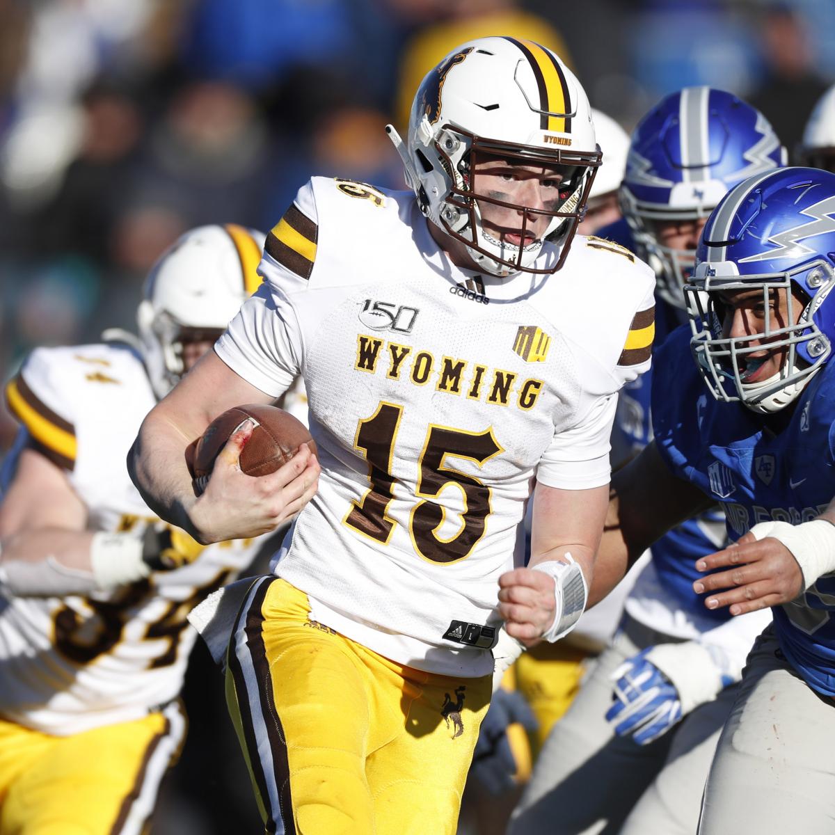 Levi Williams Wyoming Dominate Georgia State 38 17 In 2019