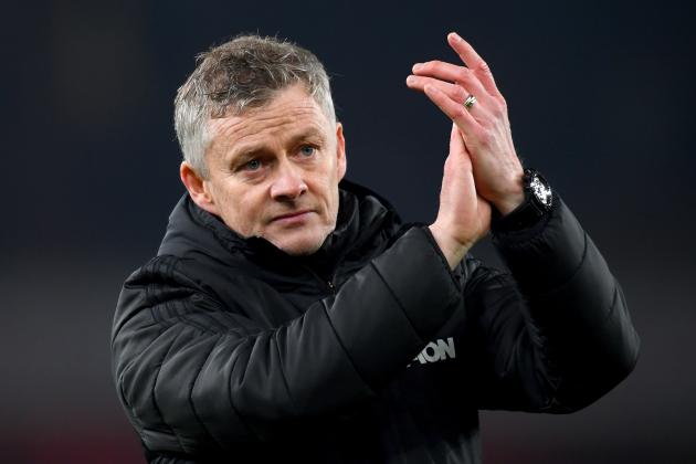 LONDON, ENGLAND - JANUARY 01: Ole Gunnar Solskjaer, Manager of Manchester United acknowledges the fans after the Premier League match between Arsenal FC and Manchester United at Emirates Stadium on January 01, 2020 in London, United Kingdom. (Photo by Clive Mason/Getty Images)