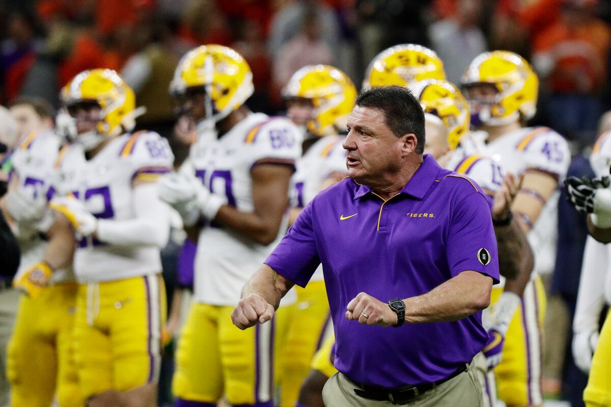 LSU's Ed Orgeron Reportedly Punched Himself Hyping Up Players, Suffered Cut | Bleacher Report | Latest News, Videos and Highlights