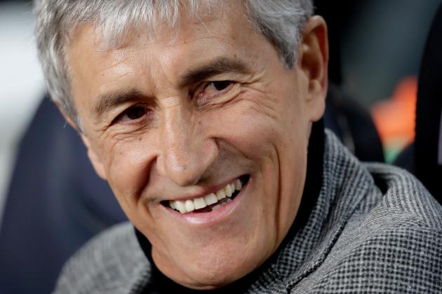 BARCELONA, SPAIN - JANUARY 19: coach Quique Setien of FC Barcelona  during the La Liga Santander  match between FC Barcelona v Granada at the Camp Nou on January 19, 2020 in Barcelona Spain (Photo by David S. Bustamante/Soccrates/Getty Images)