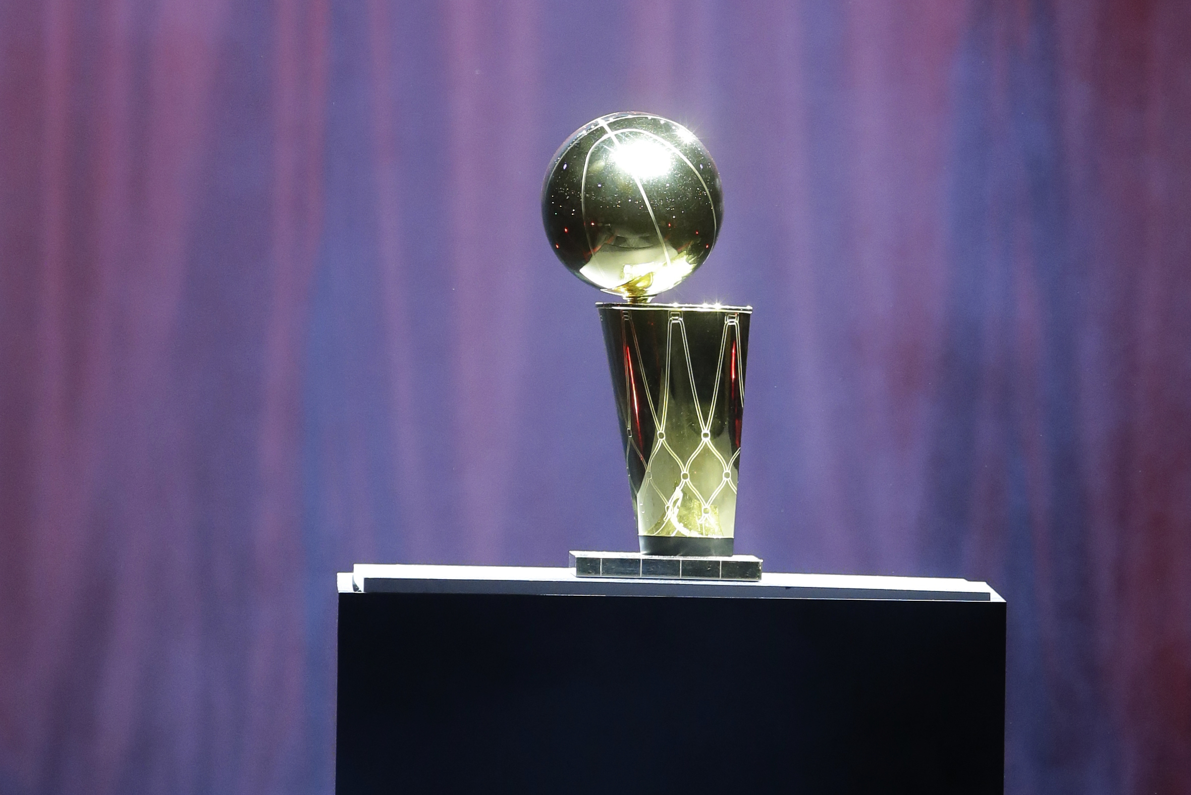 Larry O'Brien NBA Championship Trophy Travel Case