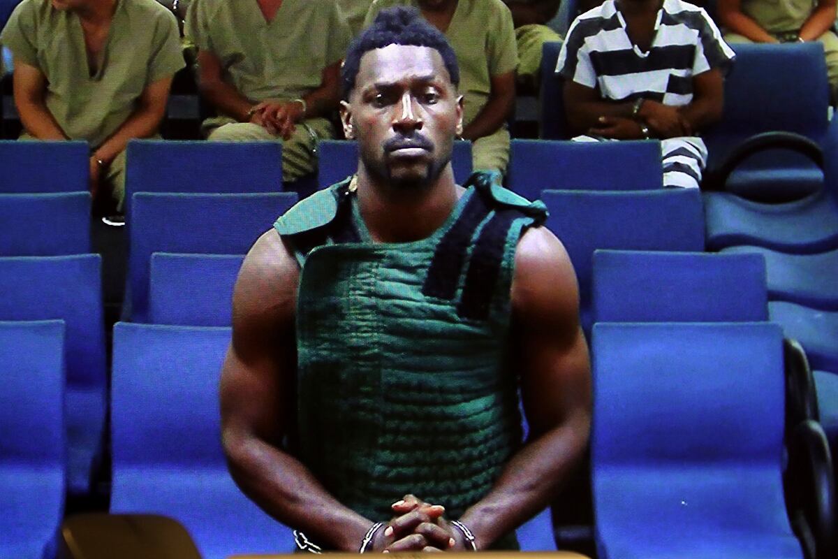 Antonio Brown Released from Jail While Facing Burglary with Battery