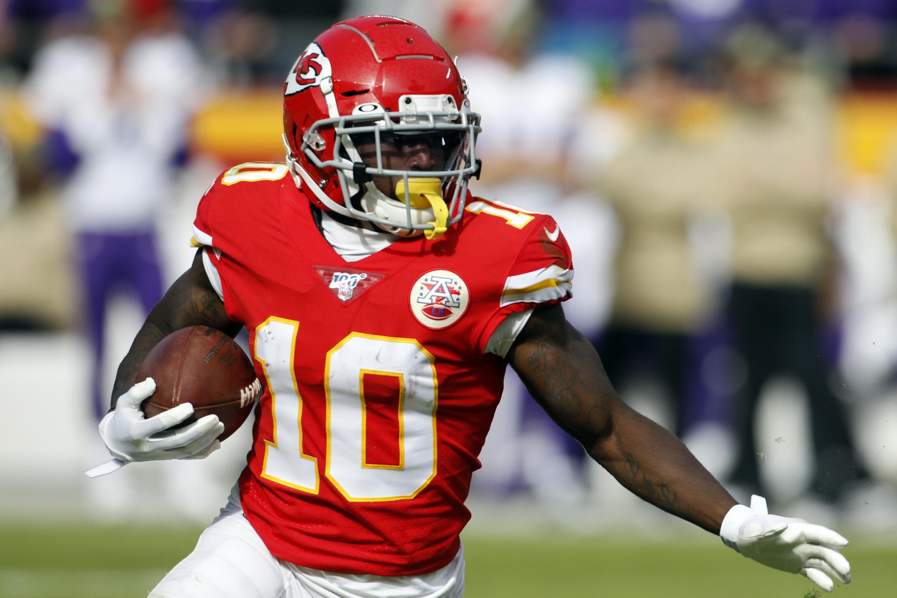 tyreek hill contract
