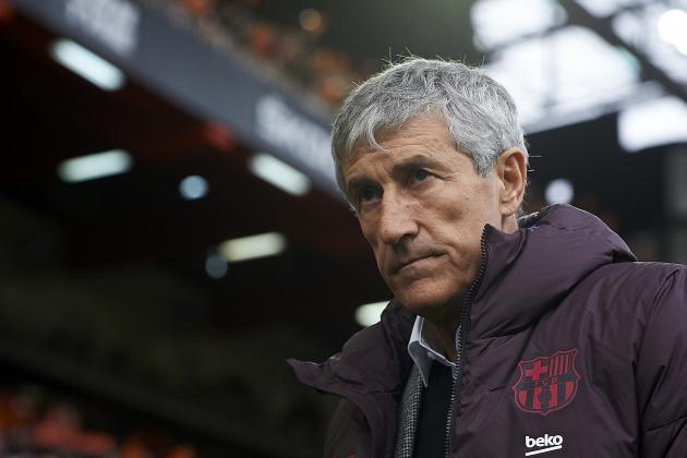 VALENCIA, SPAIN - JANUARY 25: Quique Setien, Manager of FC Barcelona looks on prior the Liga match between Valencia CF and FC Barcelona at Estadio Mestalla on January 25, 2020 in Valencia, Spain. (Photo by Pablo Morano/MB Media/Getty Images)