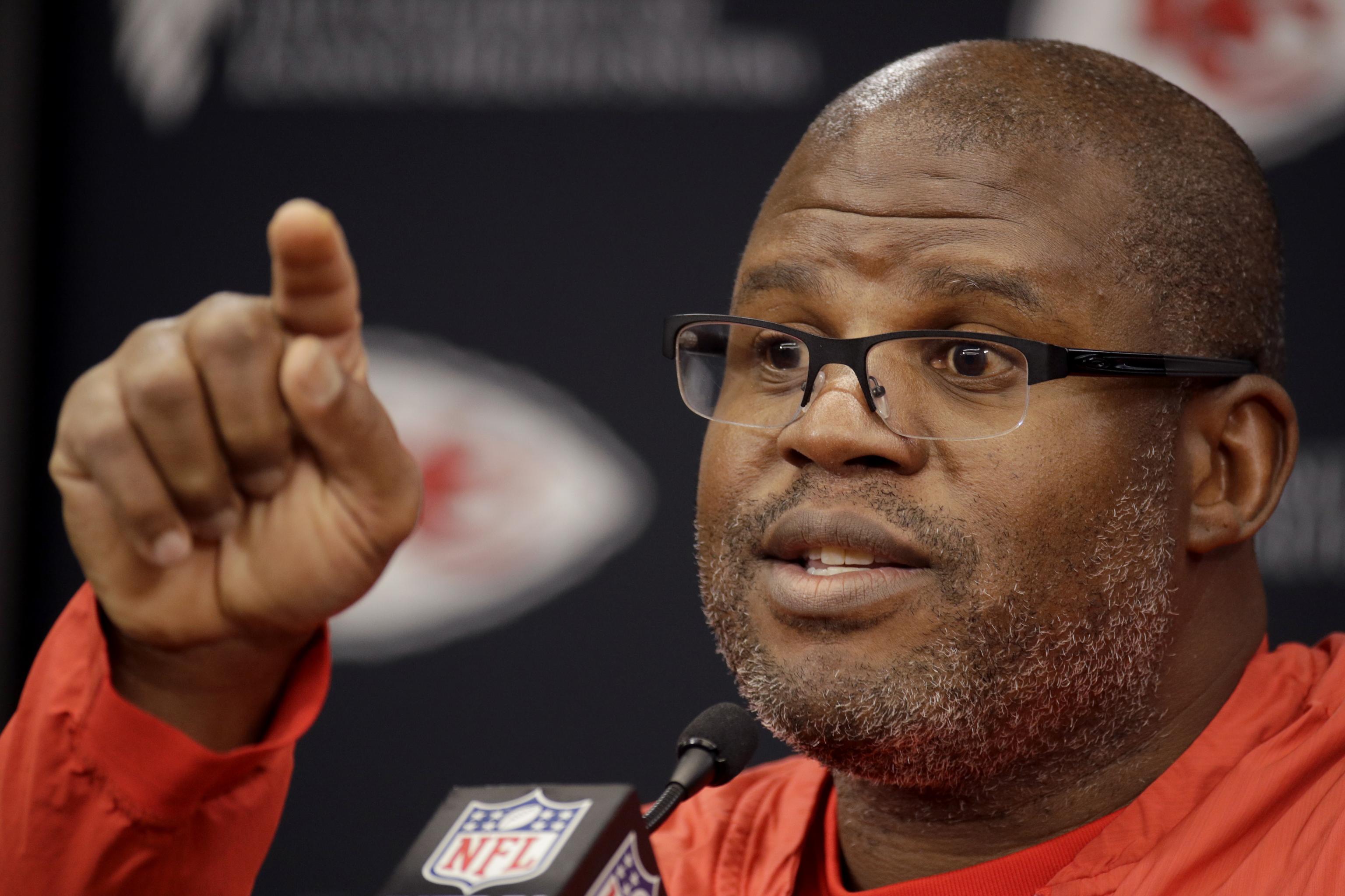 Eric Bieniemy Wears Super Bowl Ring While Signing New Deal