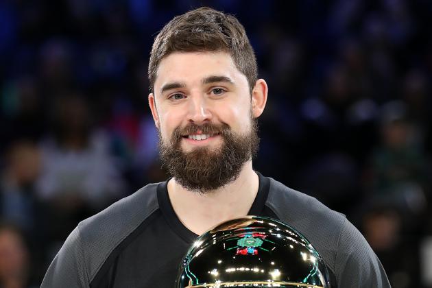 CHARLOTTE, NORTH CAROLINA - FEBRUARY 16: Joe Harris #12 of the Brooklyn Nets celebrates with the trophy after winning the MTN DEW 3-Point Contest as part of the 2019 NBA All-Star Weekend at Spectrum Center on February 16, 2019 in Charlotte, North Carolina. (Photo by Streeter Lecka/Getty Images)
