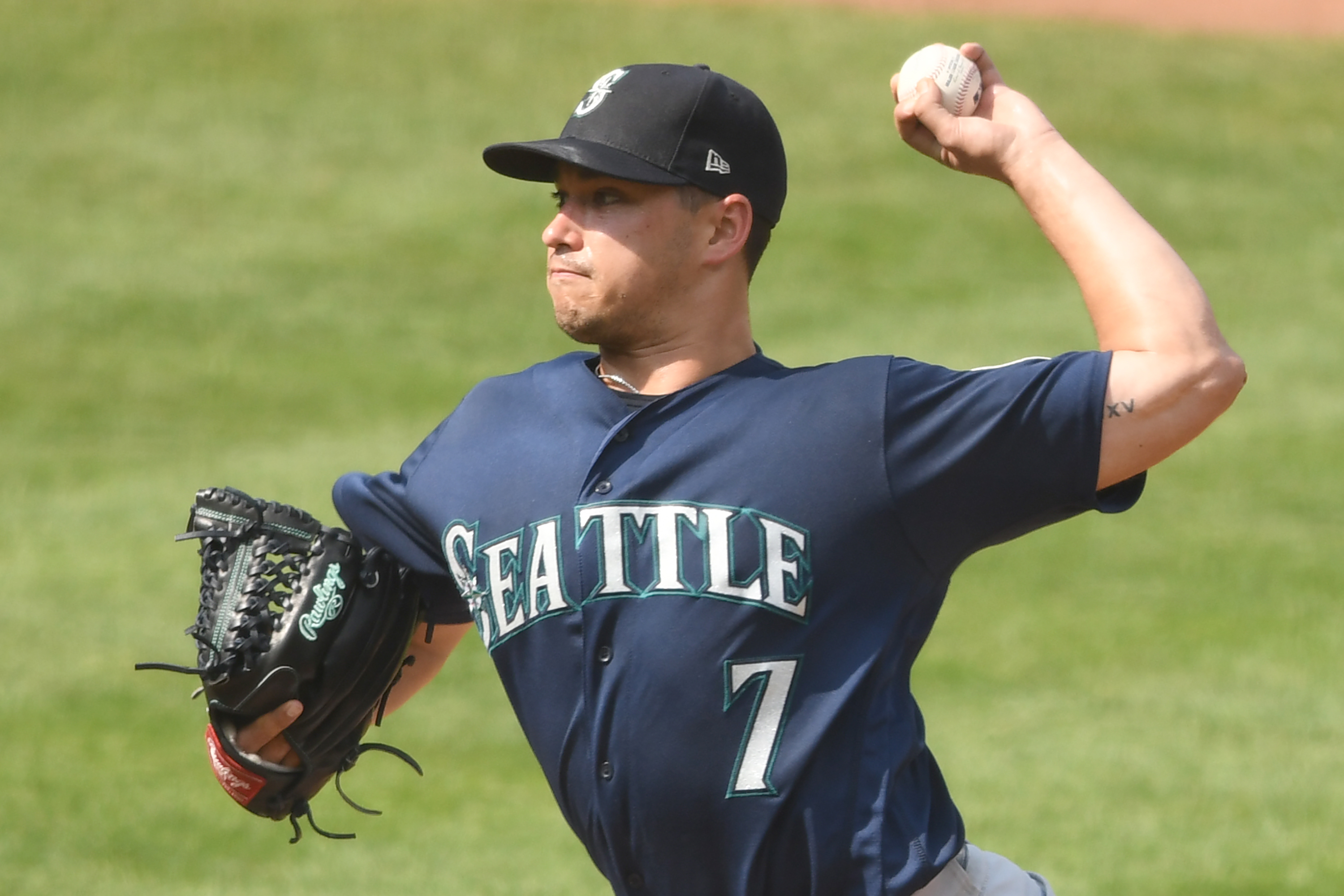 Seattle Mariners' Marco Gonzales pitches in to raise money for rare  neurological disease 