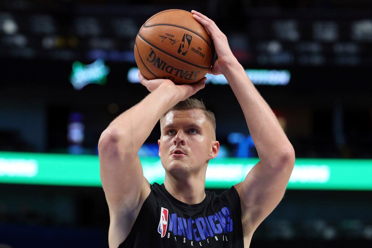 Kristaps Porzingis Active for Mavs vs. Clippers Game 2 ...