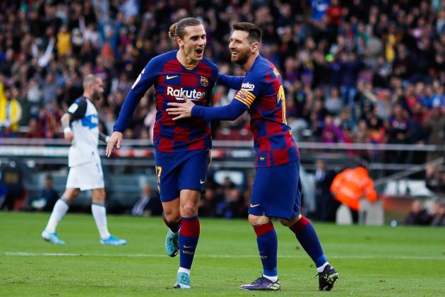 BARCELONA, SPAIN - DECEMBER 21: Antoine Griezmann of FC Barcelona celebrates after scoring the 1-0 with teammate Lionel Messi during the Liga match between FC Barcelona and Deportivo Alaves at Camp Nou on December 21, 2019 in Barcelona, Spain. (Photo by Eric Alonso/MB Media/Getty Images)