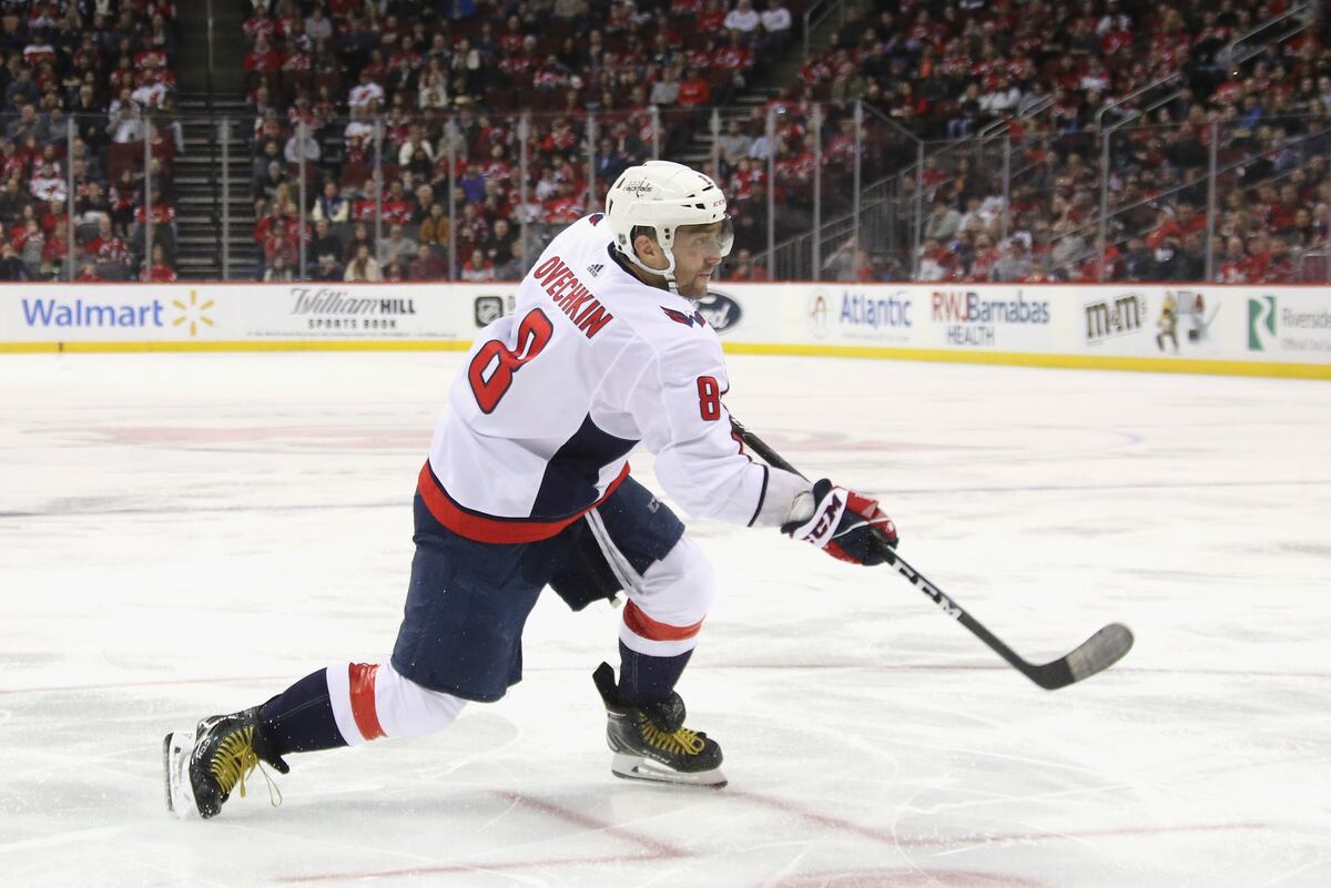 Alex Ovechkin's 700th Goal, Hurricanes Win With Emergency Goalie, Top