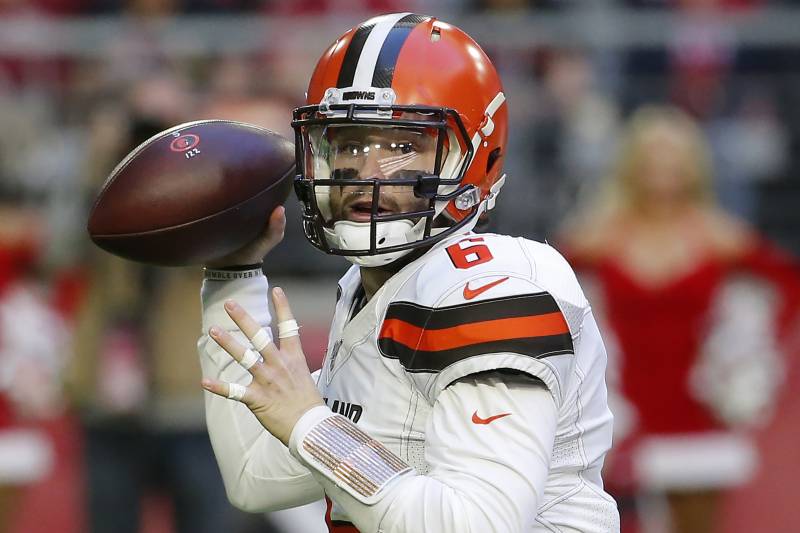 Cleveland Browns quarterback Baker Mayfield (6) throws against the Arizona Cardinals during the first half of an NFL football game, Sunday, Dec. 15, 2019, in Glendale, Ariz. (AP Photo/Rick Scuteri)