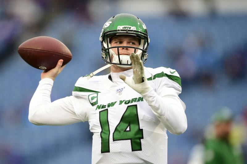 New York Jets quarterback Sam Darnold (14) warms up before an NFL football game against the Buffalo Bills Sunday, Aug. 26, 2018, in Orchard Park, N.Y. (AP Photo/David Dermer)