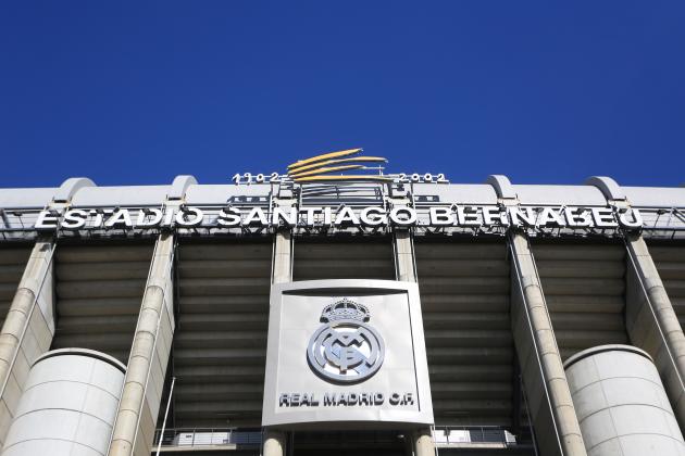 MADRID, SPAIN - MAY 04: General view of the outside of the stadium with the club badge before the UEFA Champions League Semi Final second leg match between Real Madrid and Manchester City FC at Estadio Santiago Bernabeu on May 4, 2016 in Madrid, Spain. (Photo by Catherine Ivill - AMA/Getty Images)