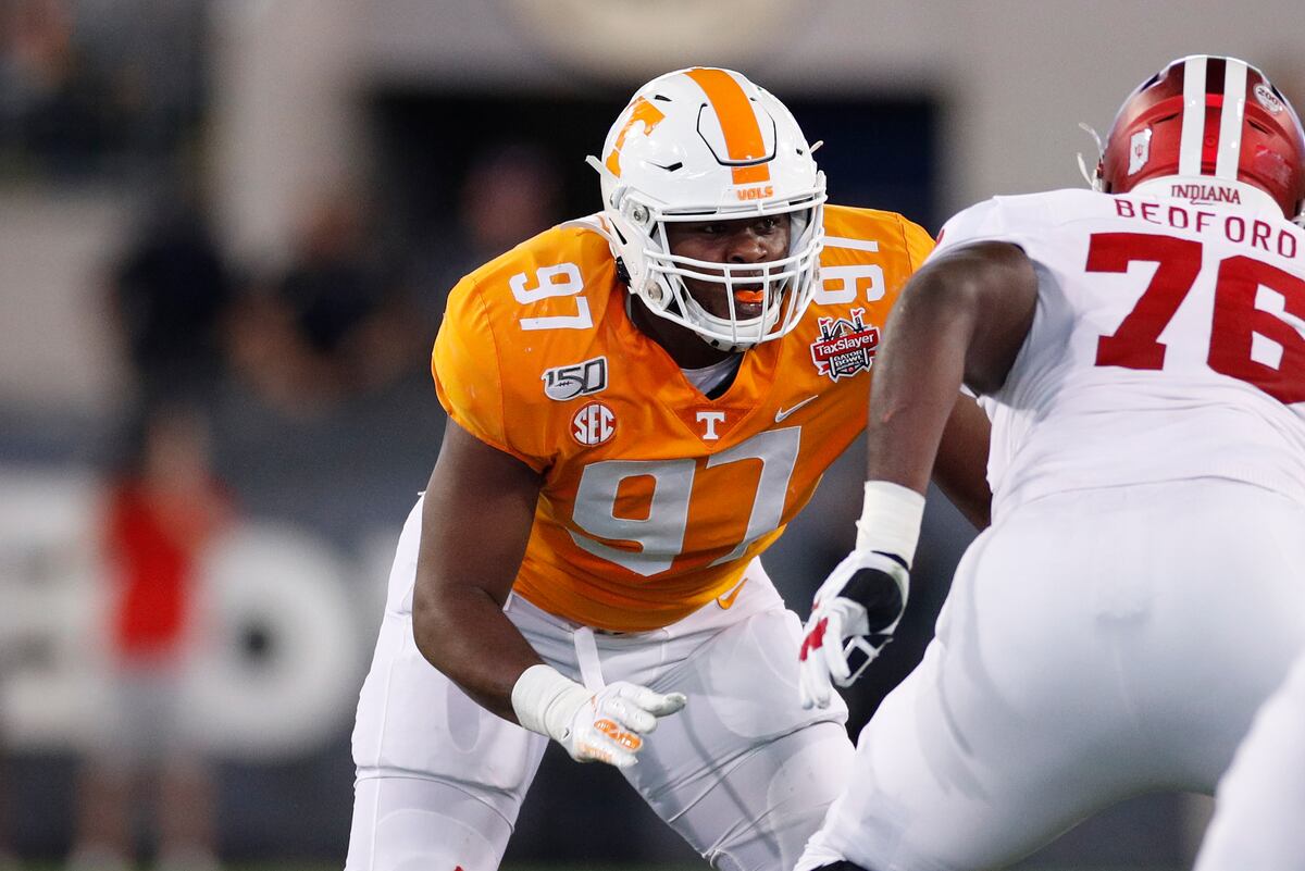 Tennessee DL Darel Middleton Arrested, Charged with Assault, Public