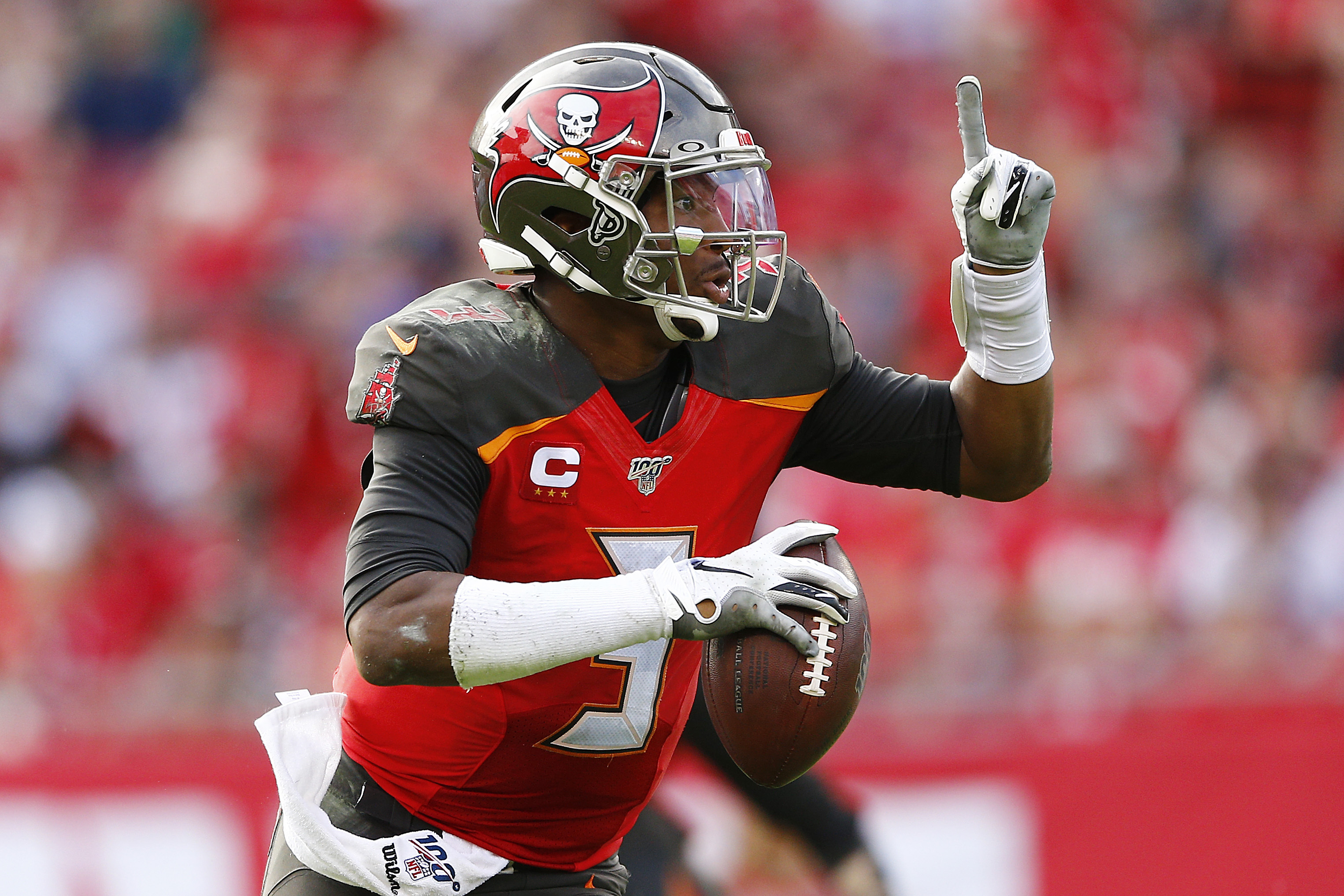 Tampa Bay passes on tagging Jameis Winston 