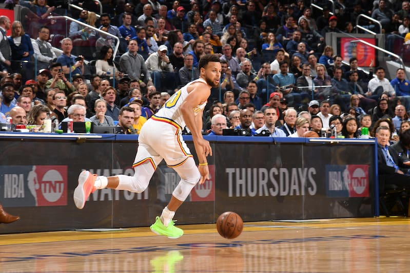 Curry復出影響力驚人!火爆程度像重量級拳擊手入場,詹姆斯:籃球比賽想念你!-黑特籃球-NBA新聞影音圖片分享社區