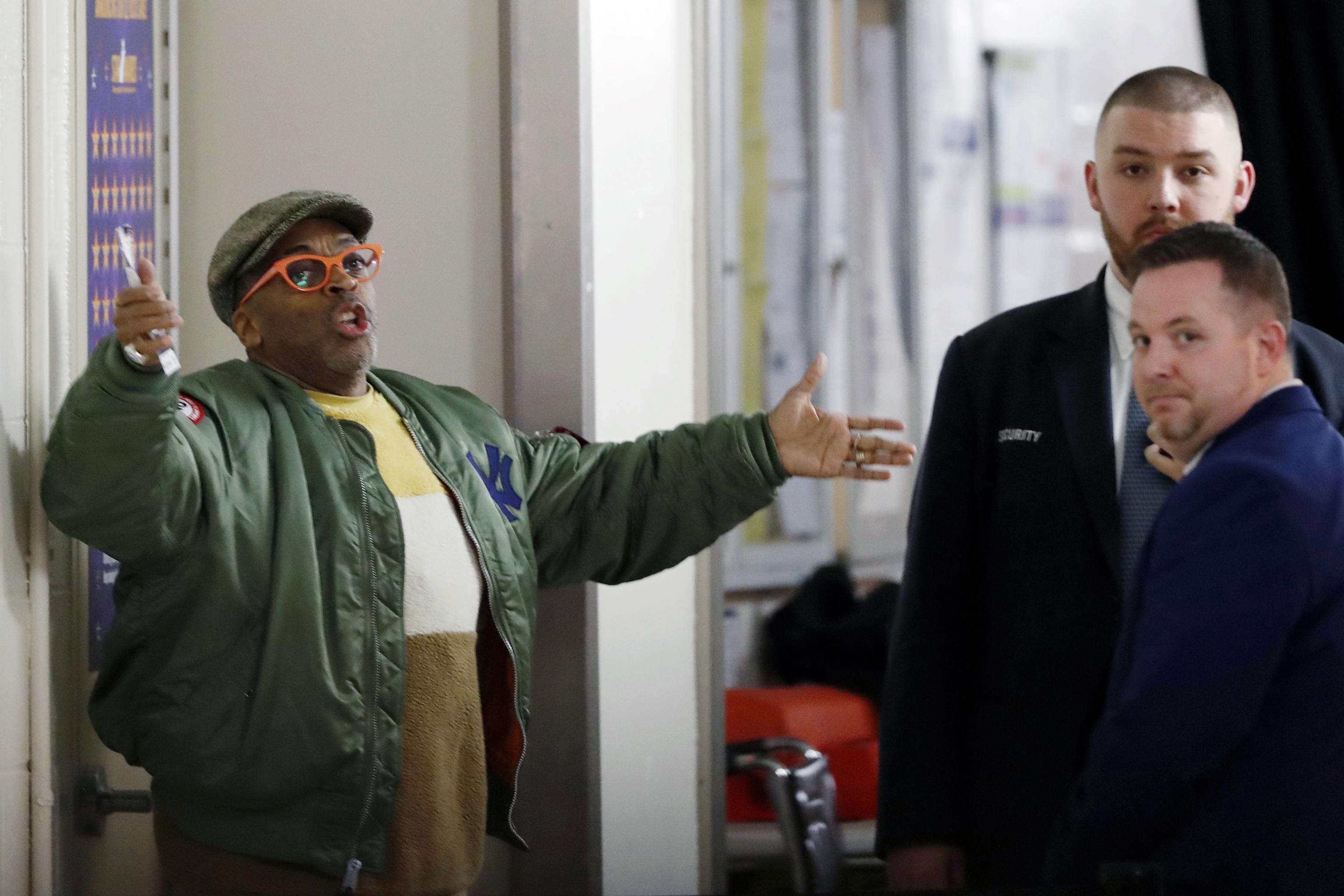 Spike Lee showed up at the Knicks game proudly sporting a Charles