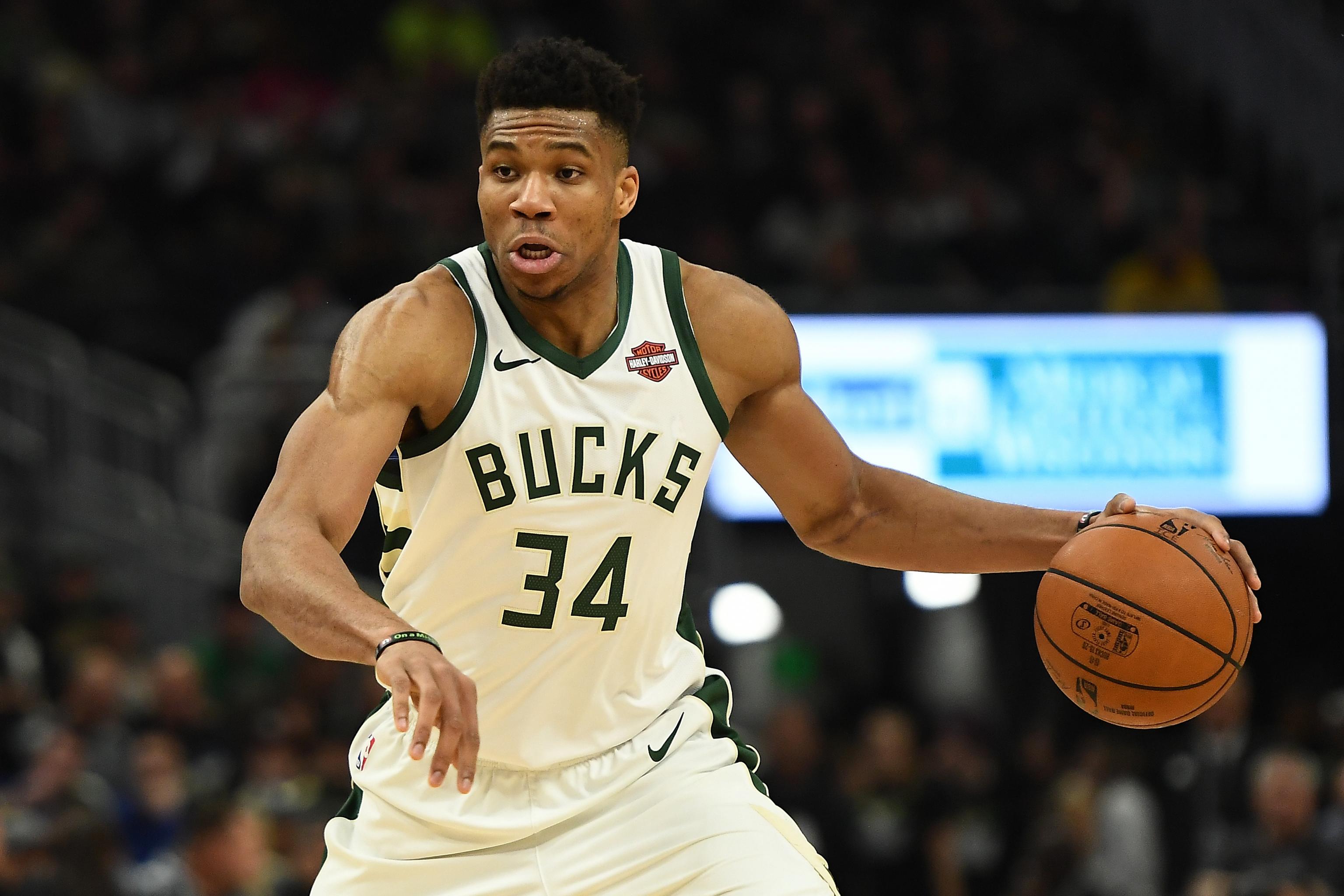 Giannis Antetokounmpo To Miss Bucks Next 2 Games With Knee Injury Bleacher Report Latest News Videos And Highlights