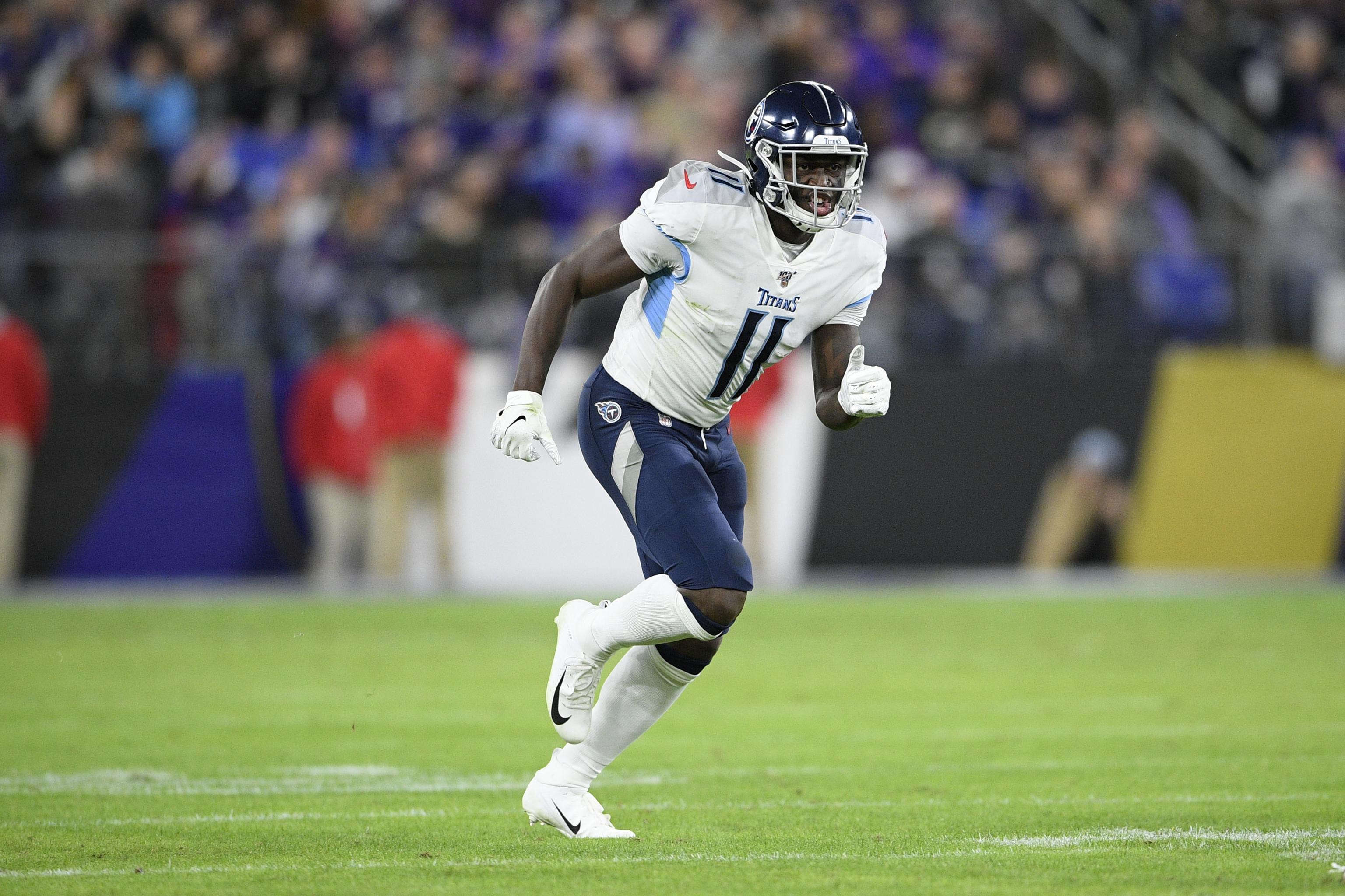 Titans WR A.J. Brown says he had surgery on both knees, was told