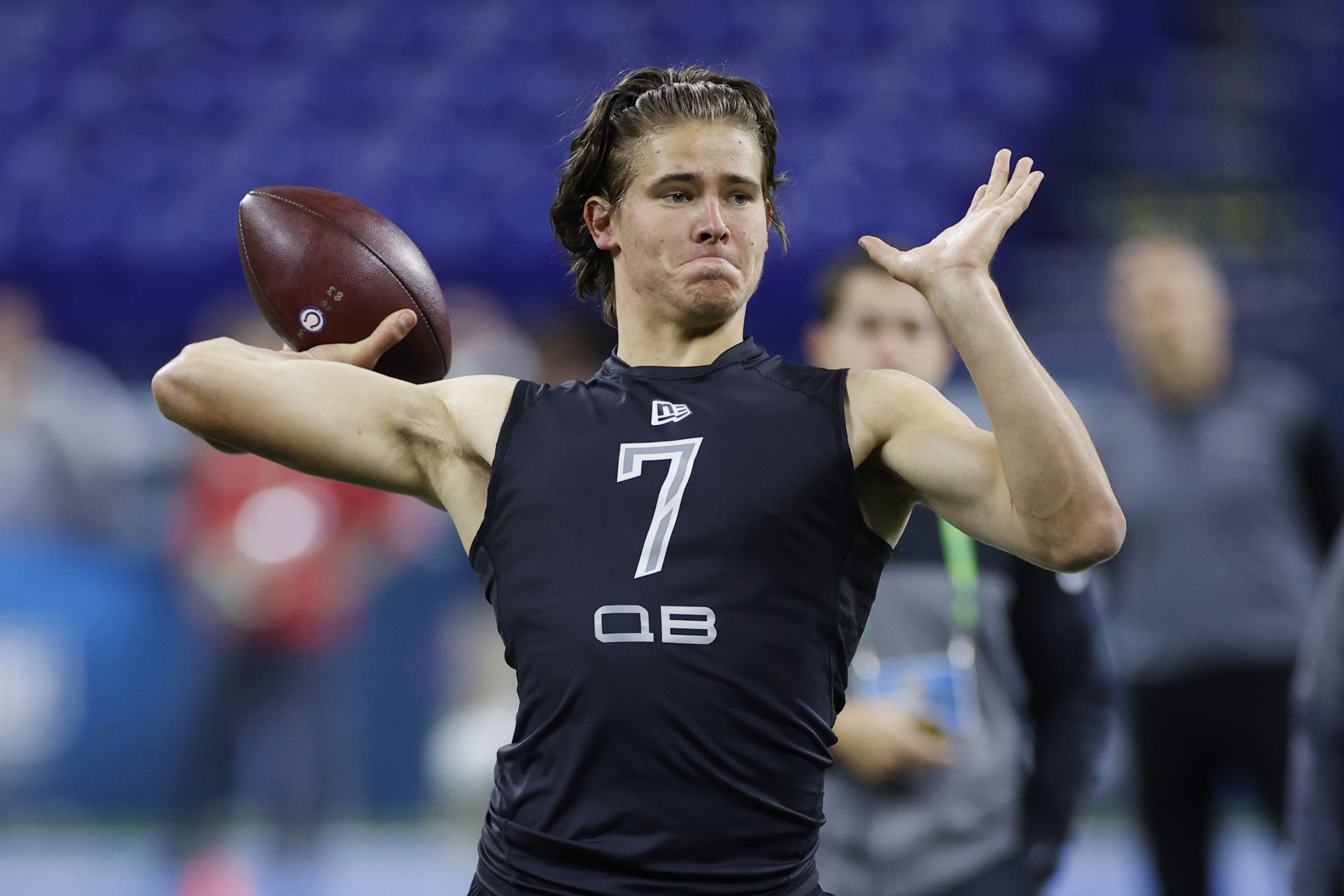 Justin Herbert Shows Off Arm Strength at Oregon Pro Day Ahead of