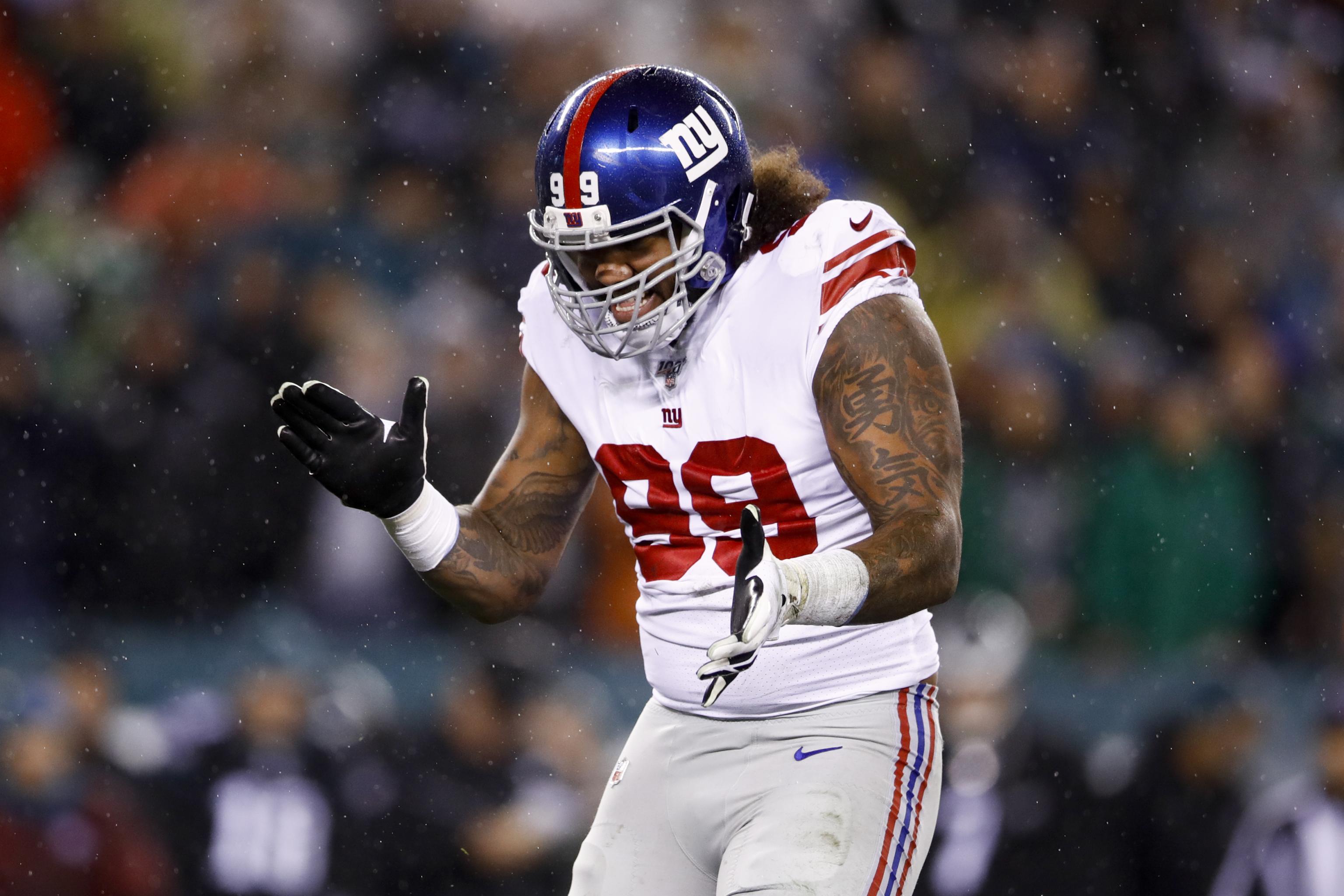 New York Giants defensive end Leonard Williams (99) reacts before