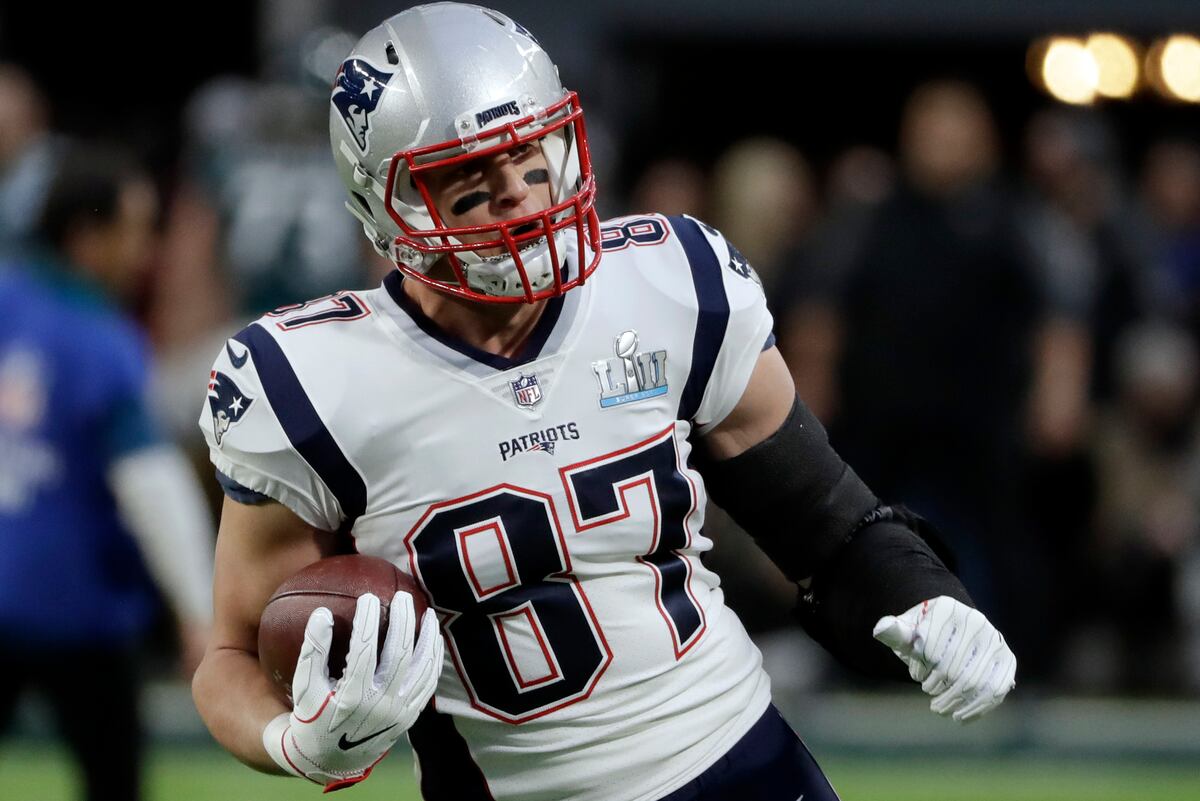 WWE SmackDown Ratings Up with Rob Gronkowski Appearance, WrestleMania