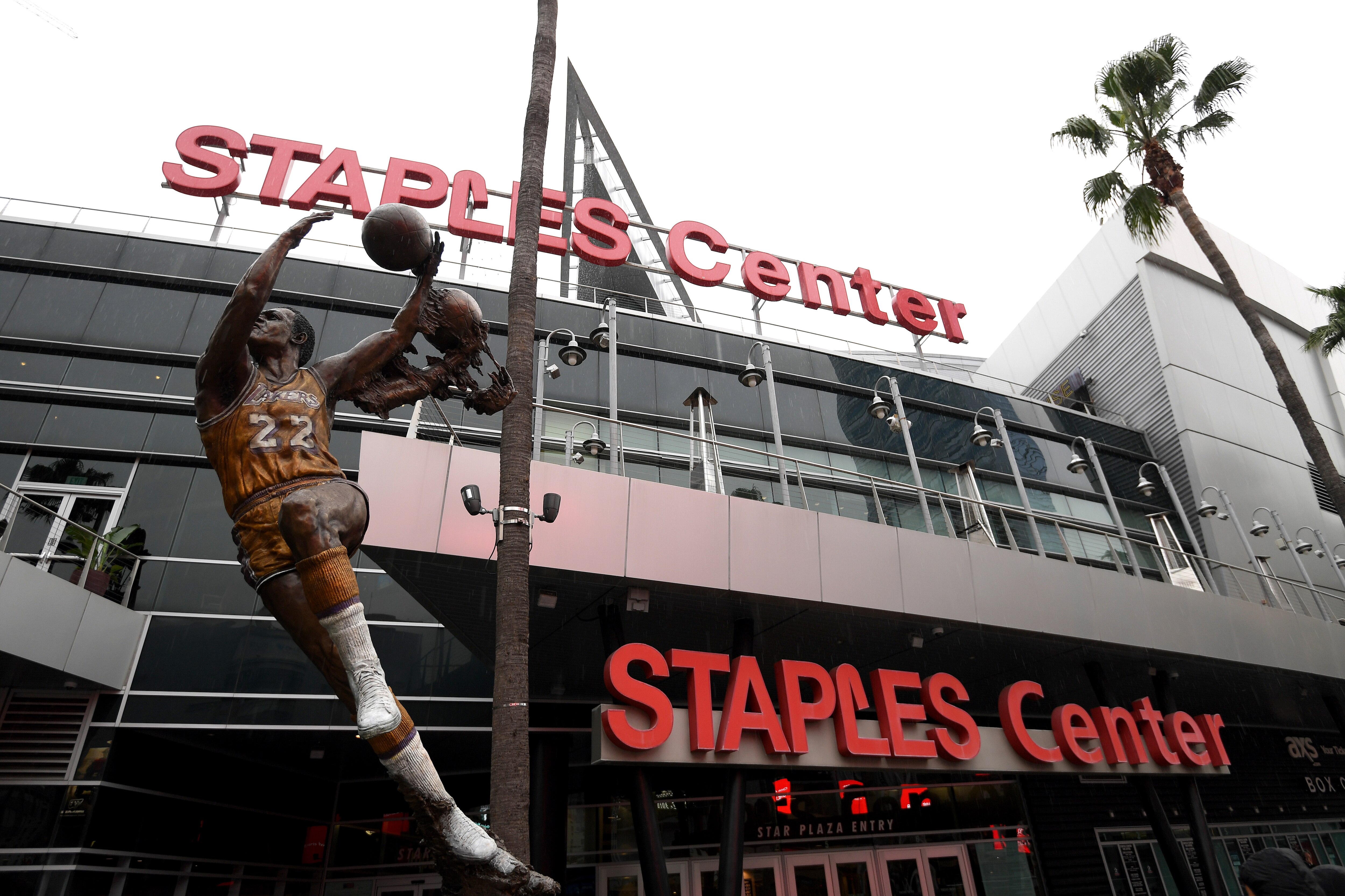 LOS ANGELES, CALIFORNIA - MARCH 12:  Exterior of Staples Center after both the NHL and NBA postpone seasons due to corona virus concerns at Staples Center on March 12, 2020 in Los Angeles, California. (Photo by Harry How/Getty Images)