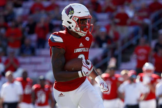 LOUISVILLE, KY - SEPTEMBER 30: Corey Reed #2 of the Louisville Cardinals runs the ball during the game against the Murray State Racers at Papa John's Cardinal Stadium on September 30, 2017 in Louisville, Kentucky. (Photo by Andy Lyons/Getty Images)