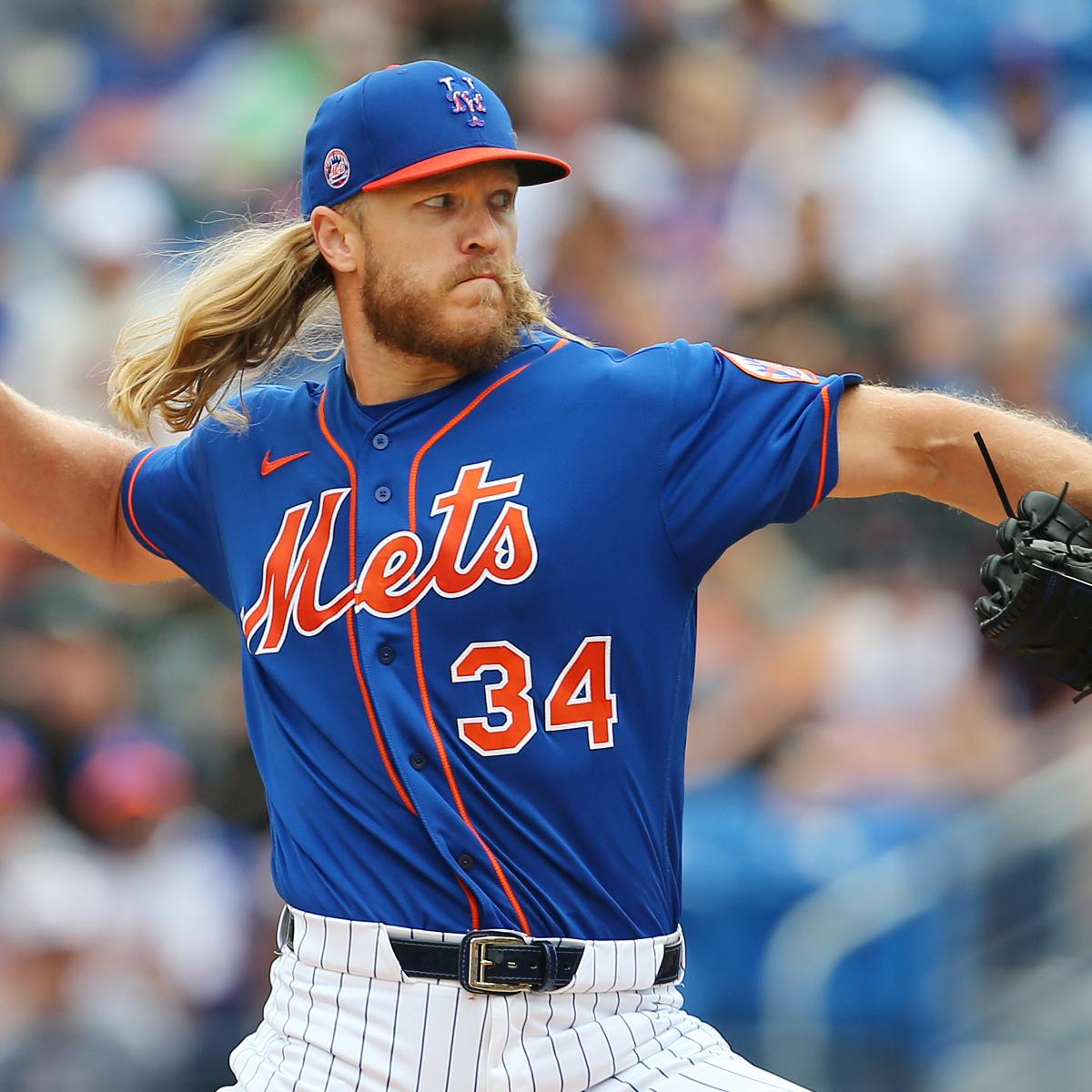 Noah Syndergaard played volleyball with a medicine ball