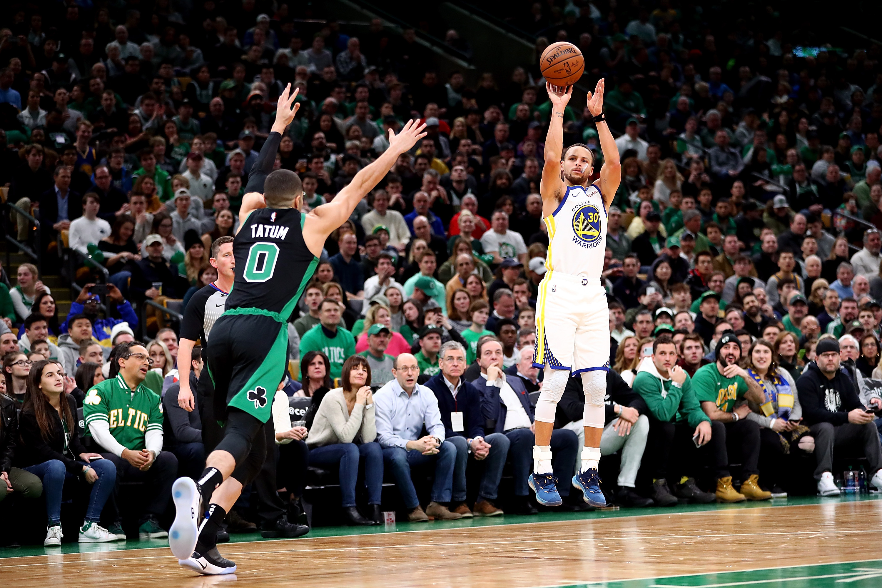 Steph Curry: Really?! Strips Tatum and sinks buzzer-beating half